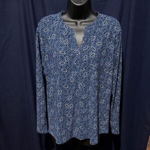 Dana Buchman Blue and White Patterned Blouse